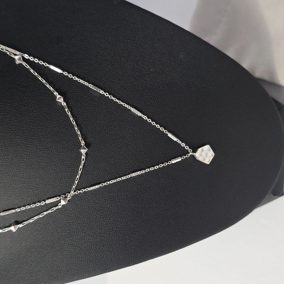 Kendra Scott Dazzling Silver Necklace EUC with Dust Bag - Picture 2 of 5